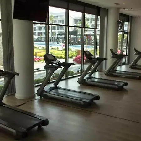 Апарт-отель Courtyard Long