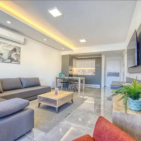 Aparthotel Courtyard Long 5*