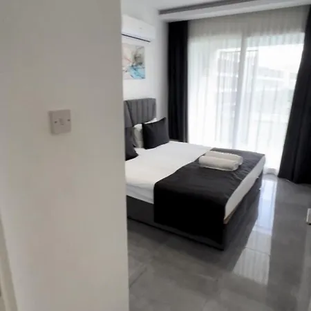 Courtyard Long 5*