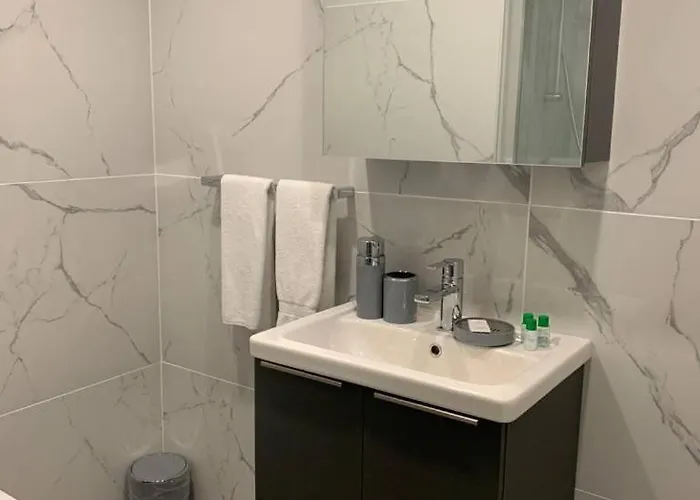 Aparthotel Courtyard Long 4*